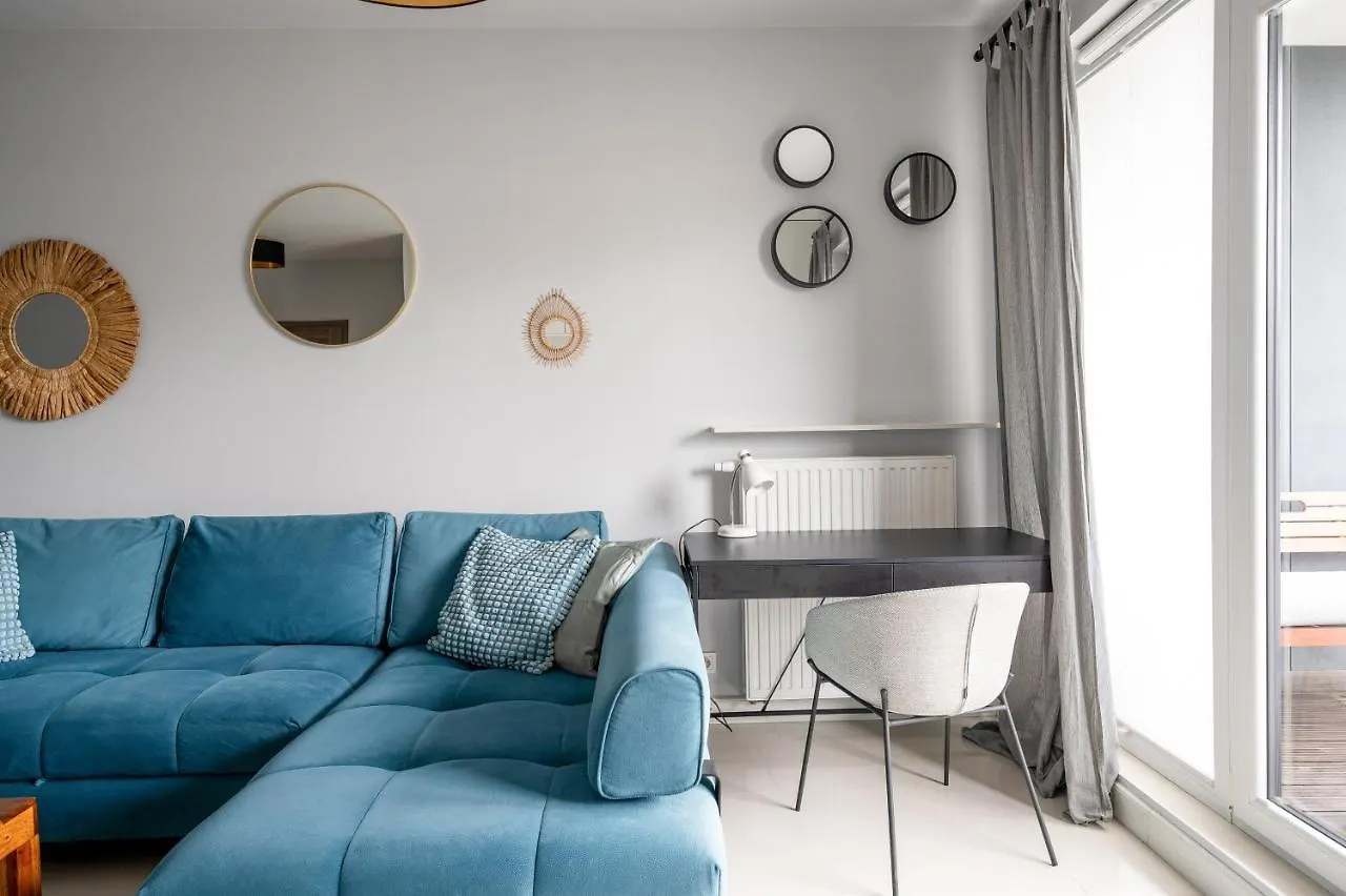 Bluszczanska Blue Modern Apartment ワルシャワ 0*,  ポーランド