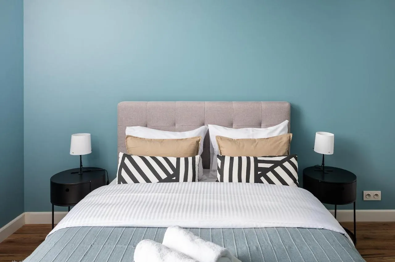 Bluszczanska Blue Modern Apartment ワルシャワ